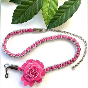 GAP PINK FLOWER CHAIN BELT